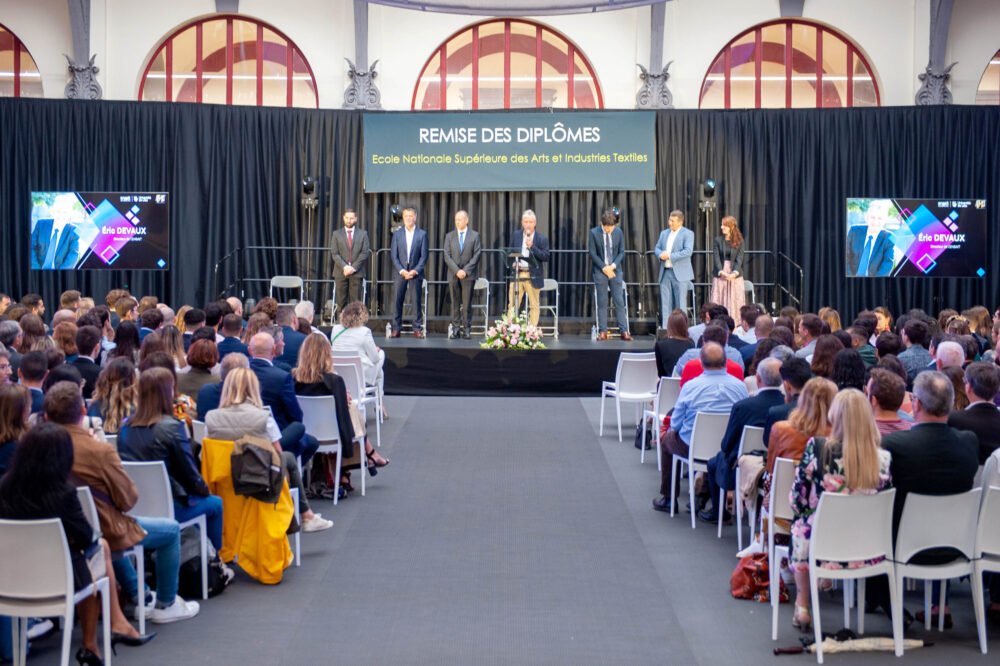 Lire la suite à propos de l’article Cérémonie de remise des diplômes des promotions d’ingénieurs ENSAIT 2020 et 2021