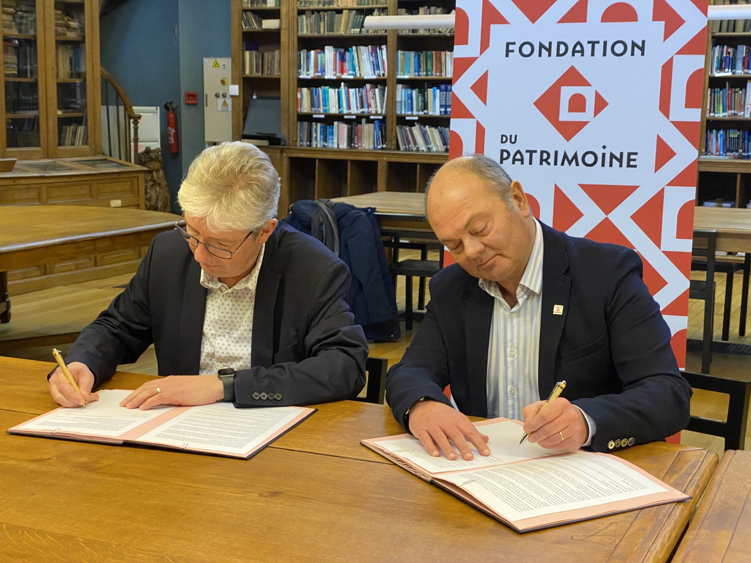 Lire la suite à propos de l’article L’ENSAIT et la Fondation du Patrimoine unissent leurs forces pour préserver un trésor littéraire unique
