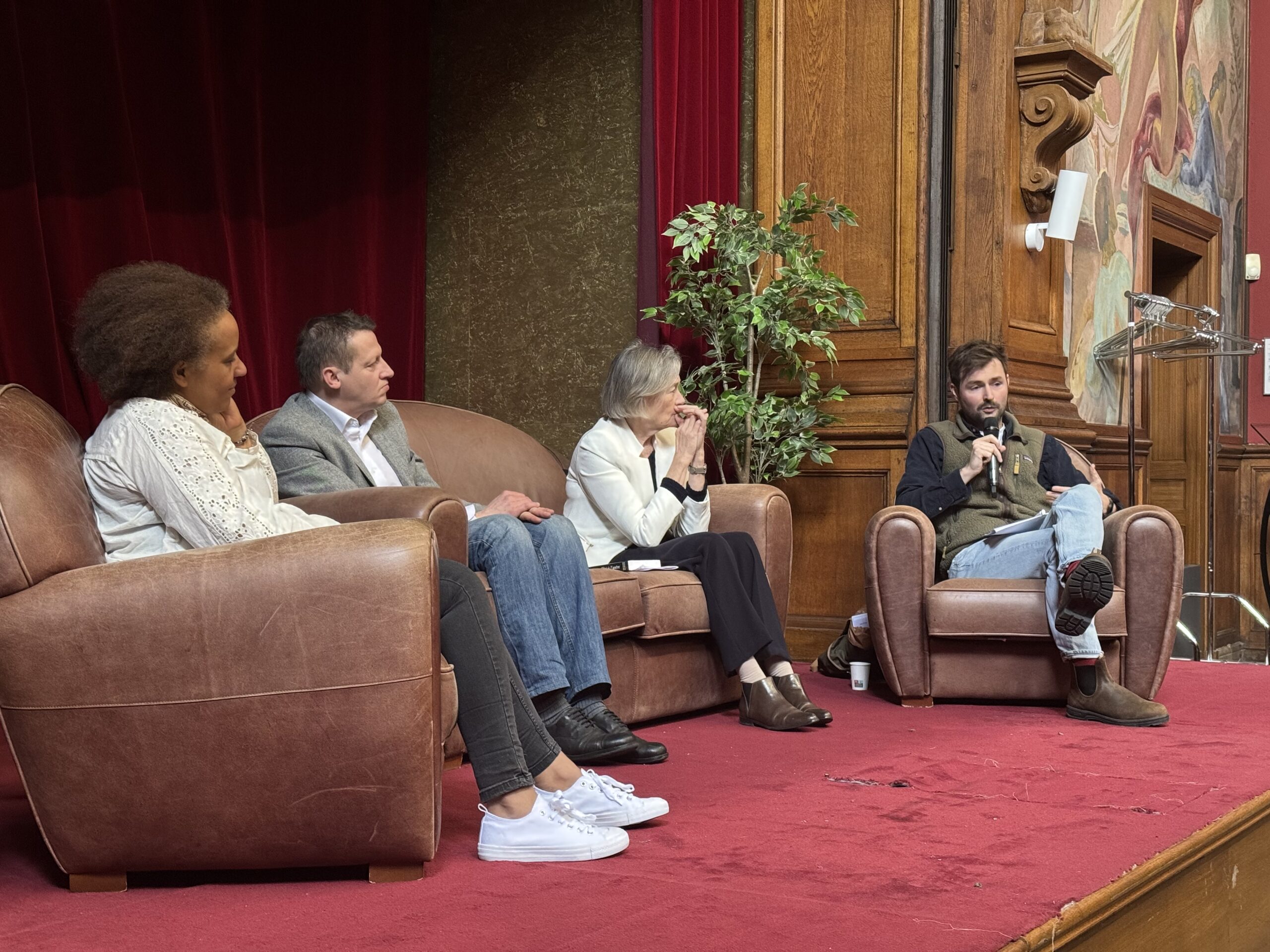 Lire la suite à propos de l’article Conférence « De fil en fil » du 21 mars 2025